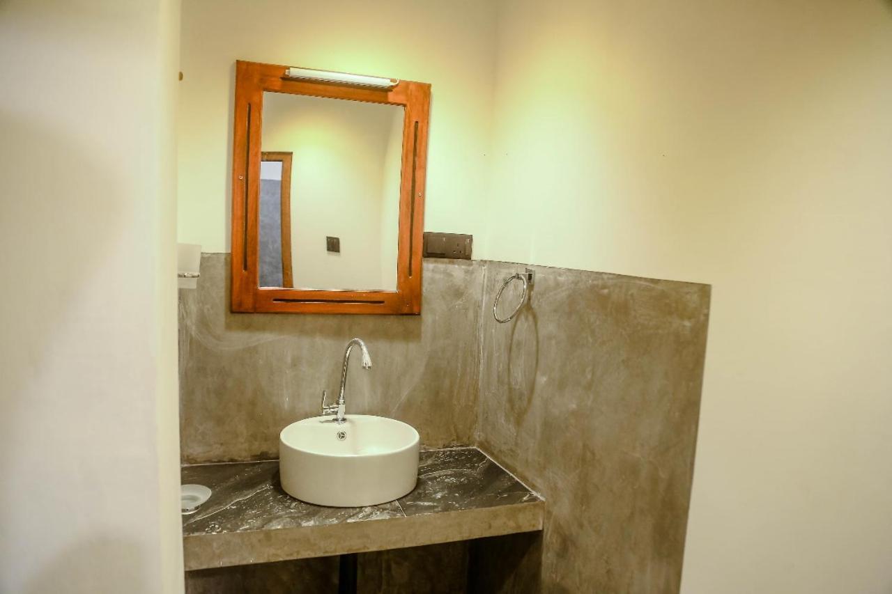Sweet Emotion Hotel Mirissa Bagian luar foto