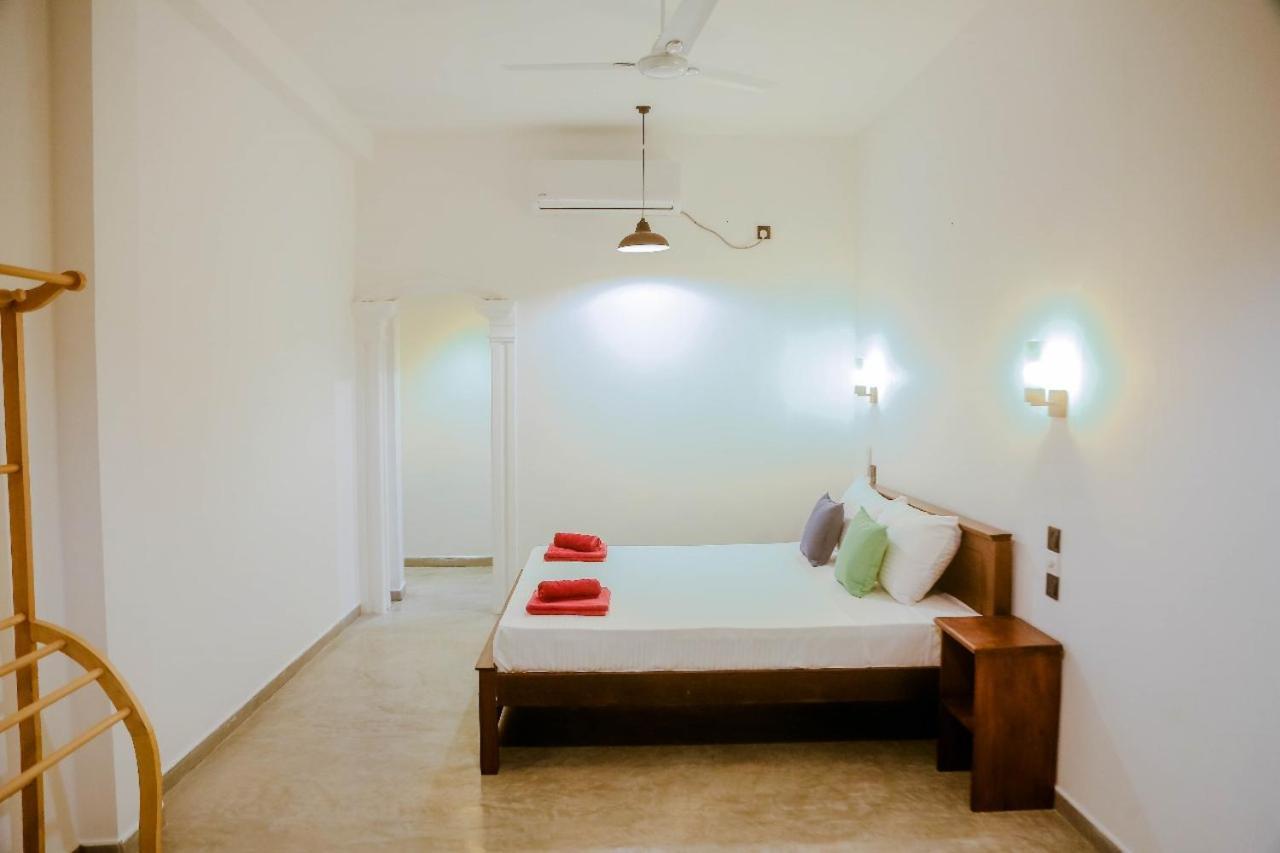 Sweet Emotion Hotel Mirissa Bagian luar foto