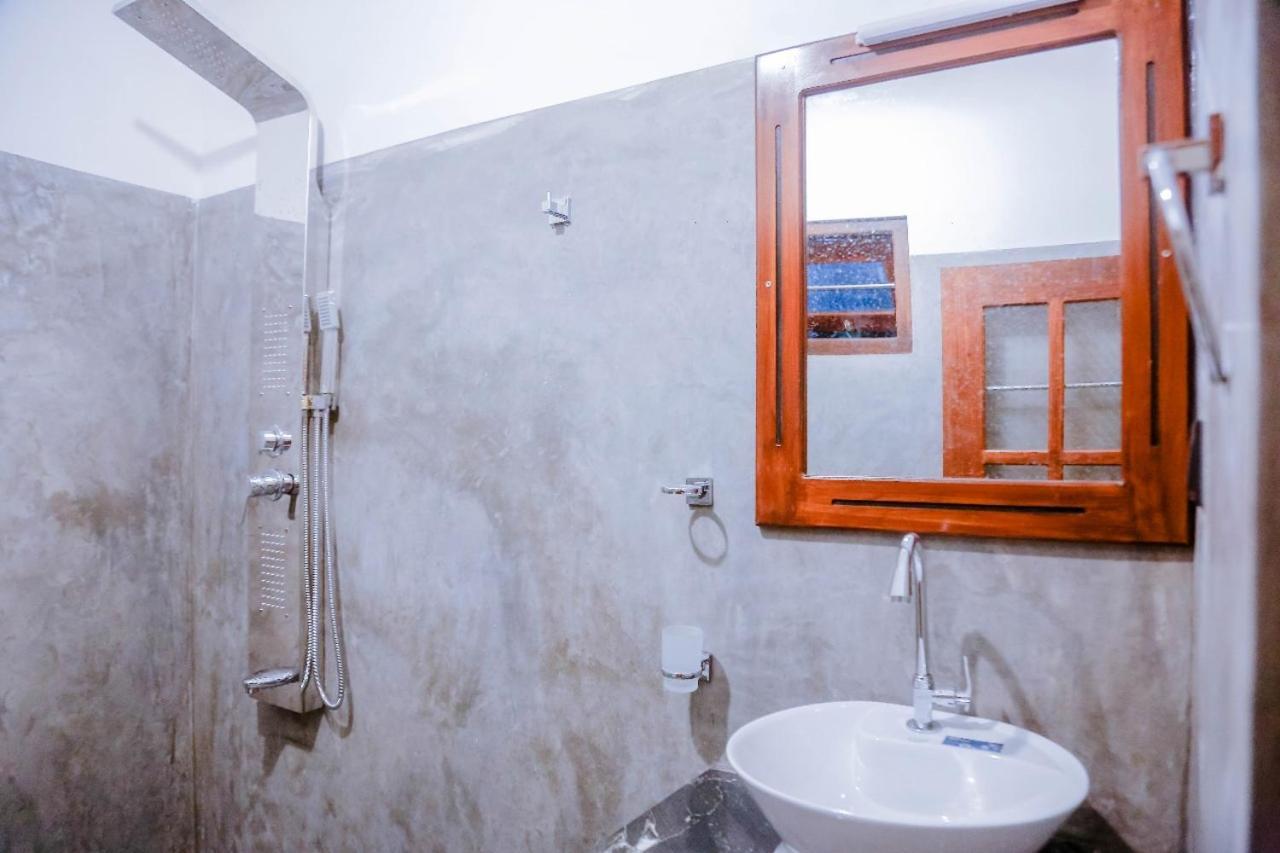 Sweet Emotion Hotel Mirissa Bagian luar foto