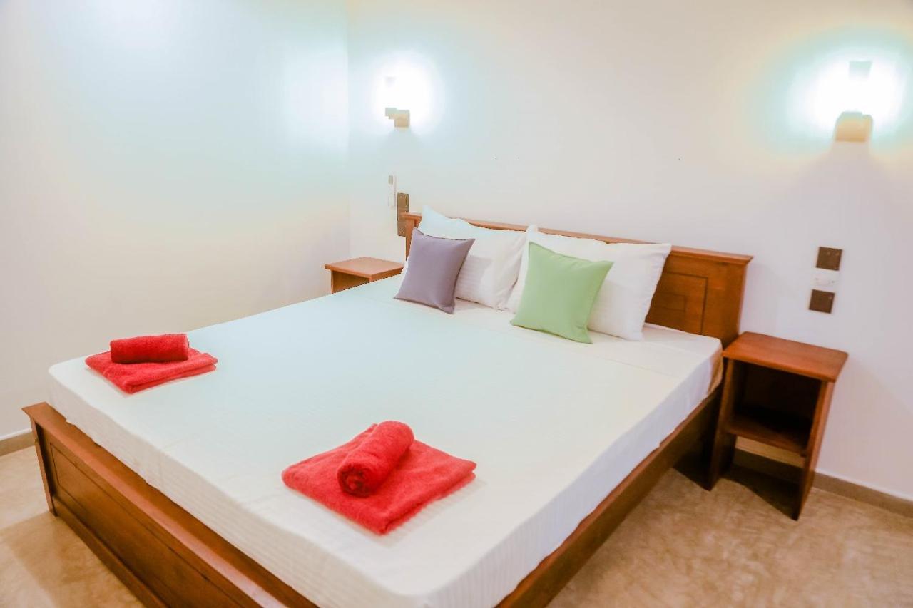 Sweet Emotion Hotel Mirissa Bagian luar foto