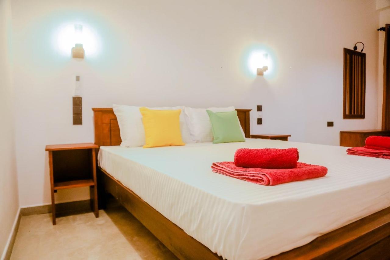 Sweet Emotion Hotel Mirissa Bagian luar foto