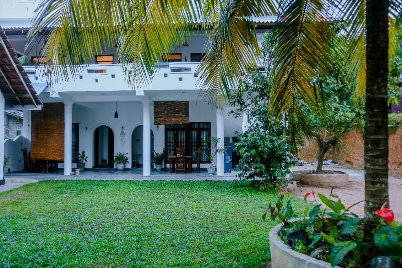 Sweet Emotion Hotel Mirissa Bagian luar foto
