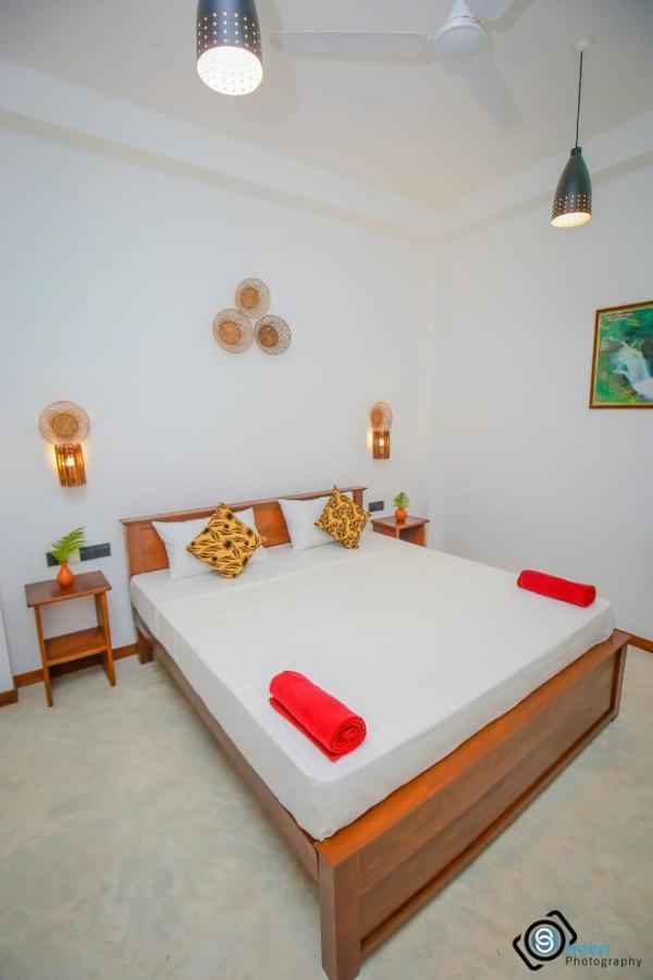 Sweet Emotion Hotel Mirissa Bagian luar foto