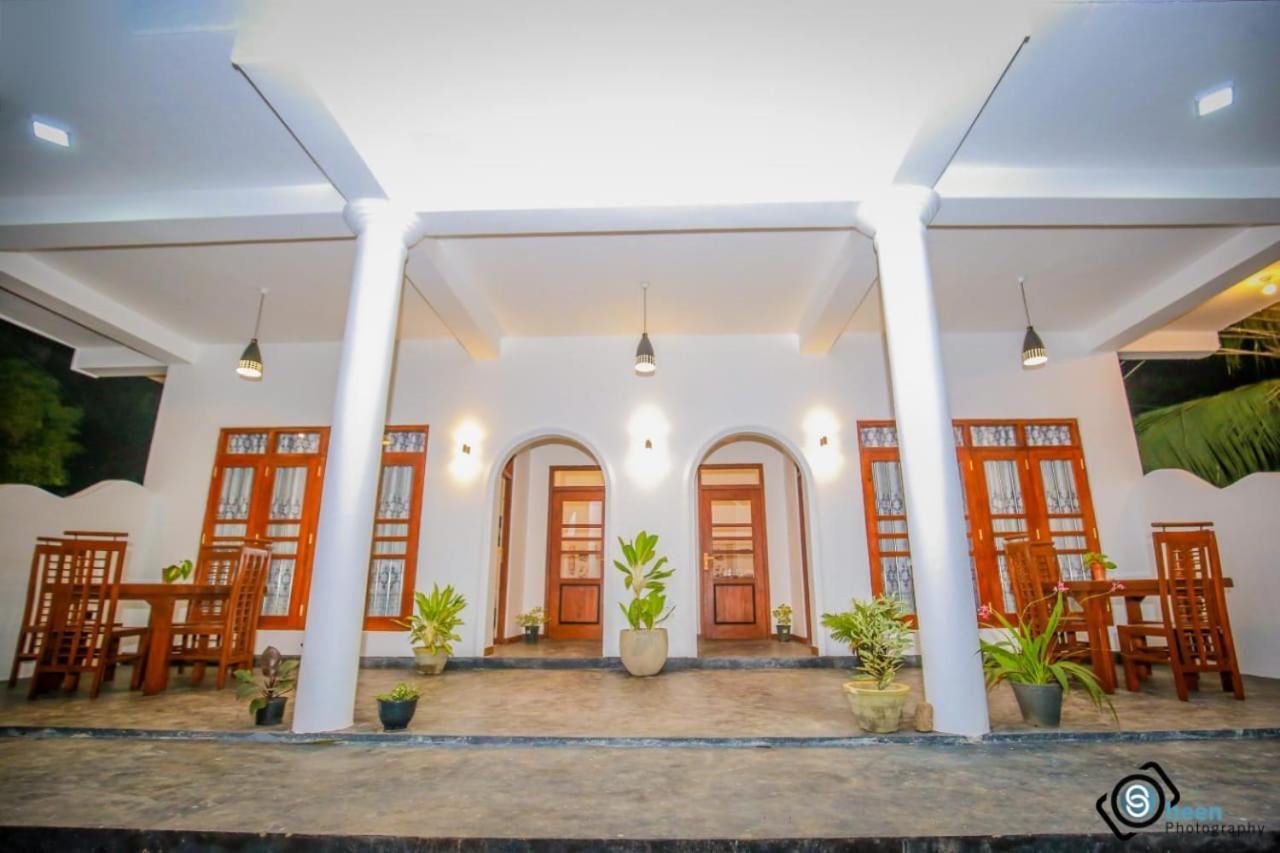 Sweet Emotion Hotel Mirissa Bagian luar foto